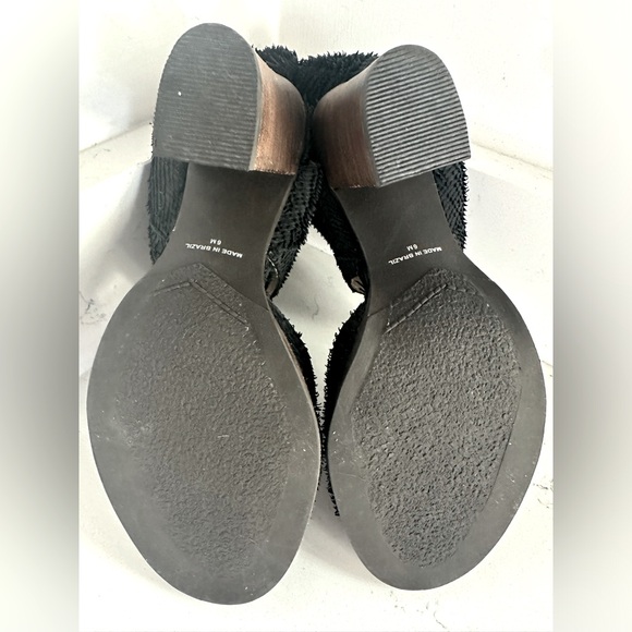 New MATISSE Smith Textured Leather Cutout Ankle Bootie Sz 6 - Picture 9 of 9